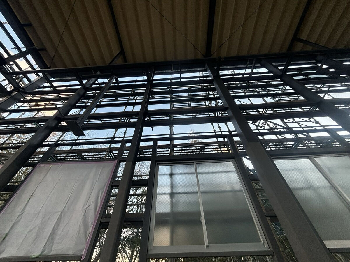 津市の現場で、鉄骨の錆止め塗装をしました